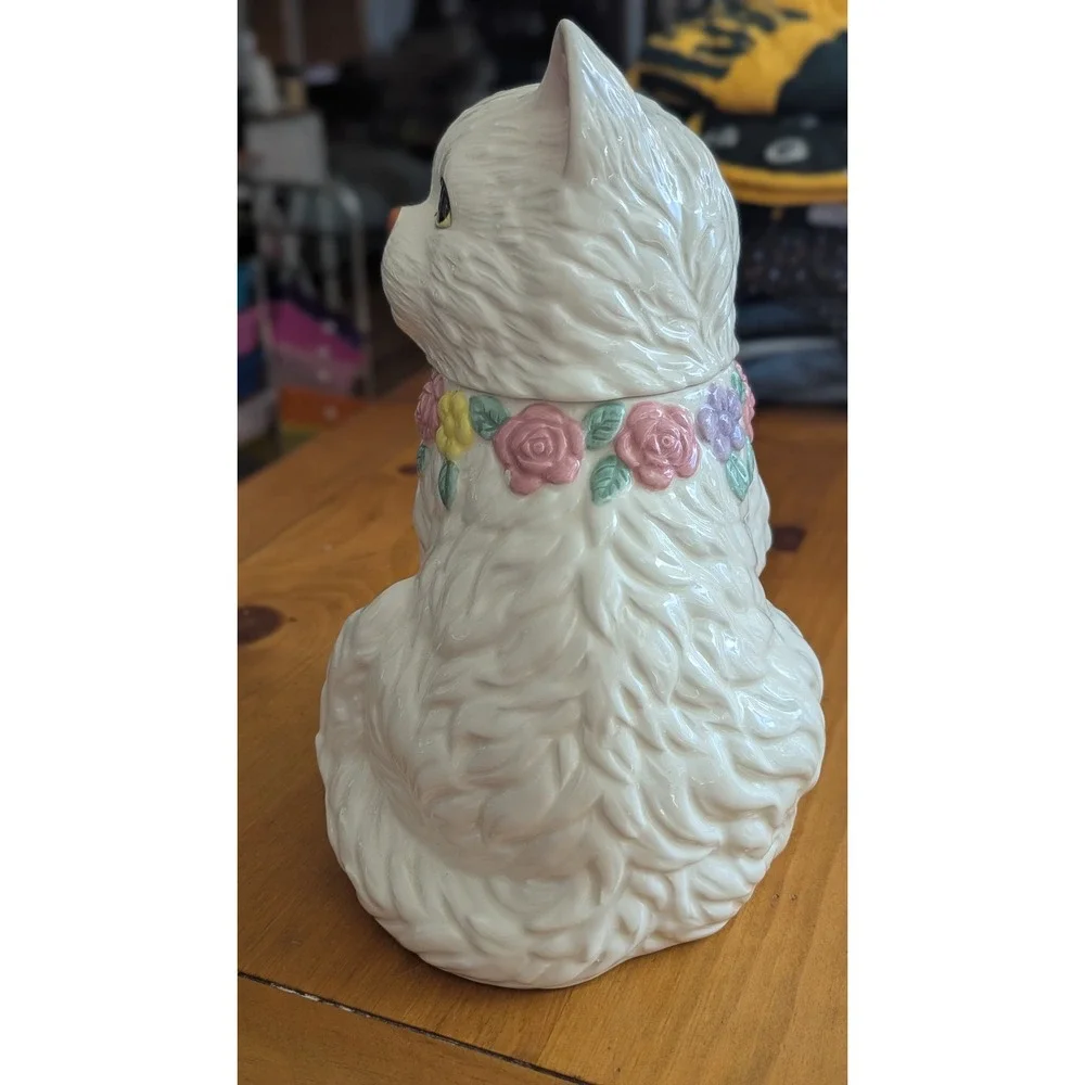 Rare Savoy Housewares Vintage White Persian Cat and Kitten Ceramic Cookie Jar